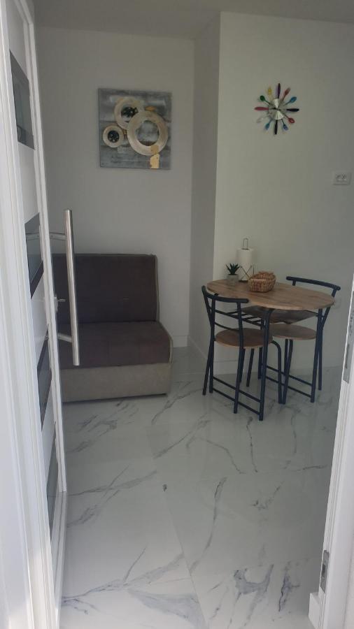 Appartement Izzy 2 à Senj  Extérieur photo
